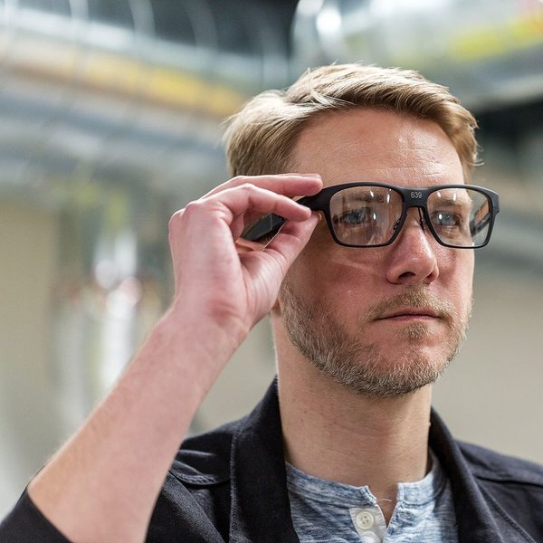 идея, концепция, дизайн, очки, Intel показала «умные» очки, которые выглядят как обычные очки