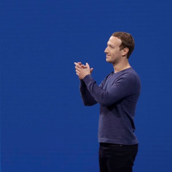 смартфон, Facebook станет сервисом для знакомств